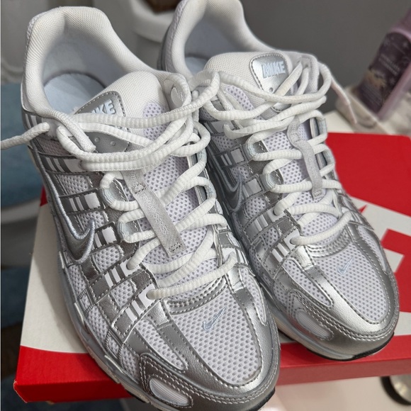 Nike p6000 (metallic silver) blue tint - Picture 11 of 12